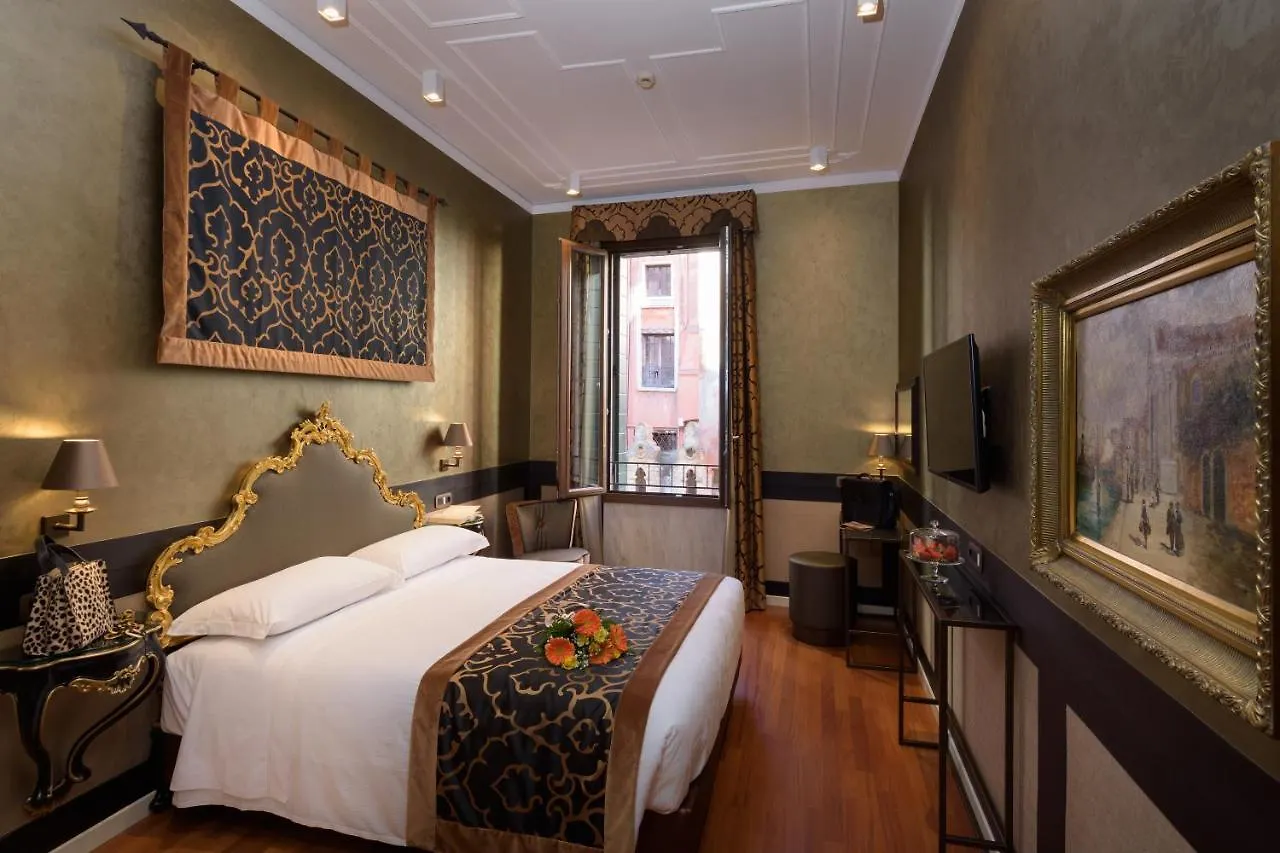 Unahotels Ala Venezia-Adults 16 3*, Venice