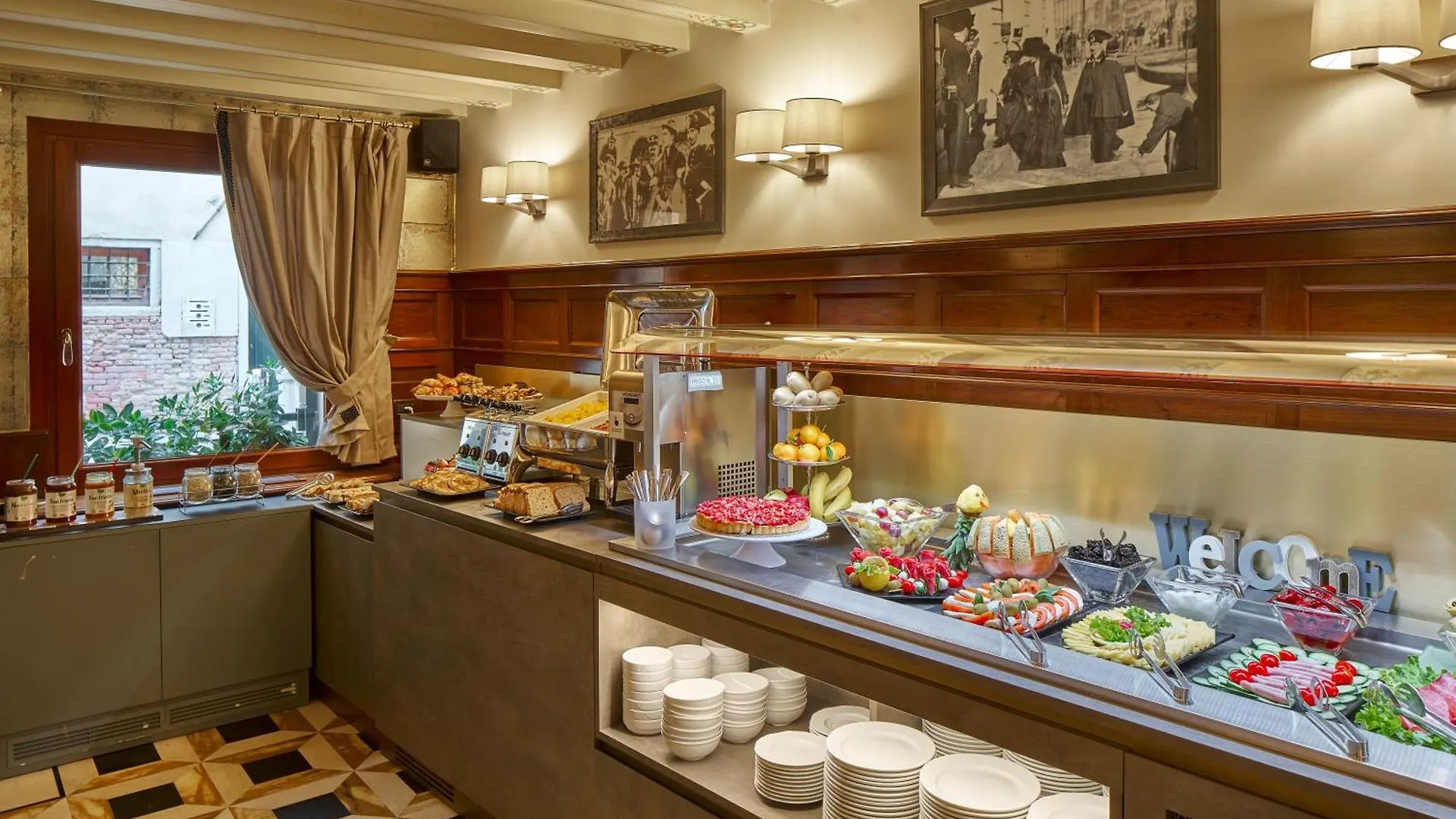 Unahotels Ala Venezia-Adults 16 Hotel Venice
