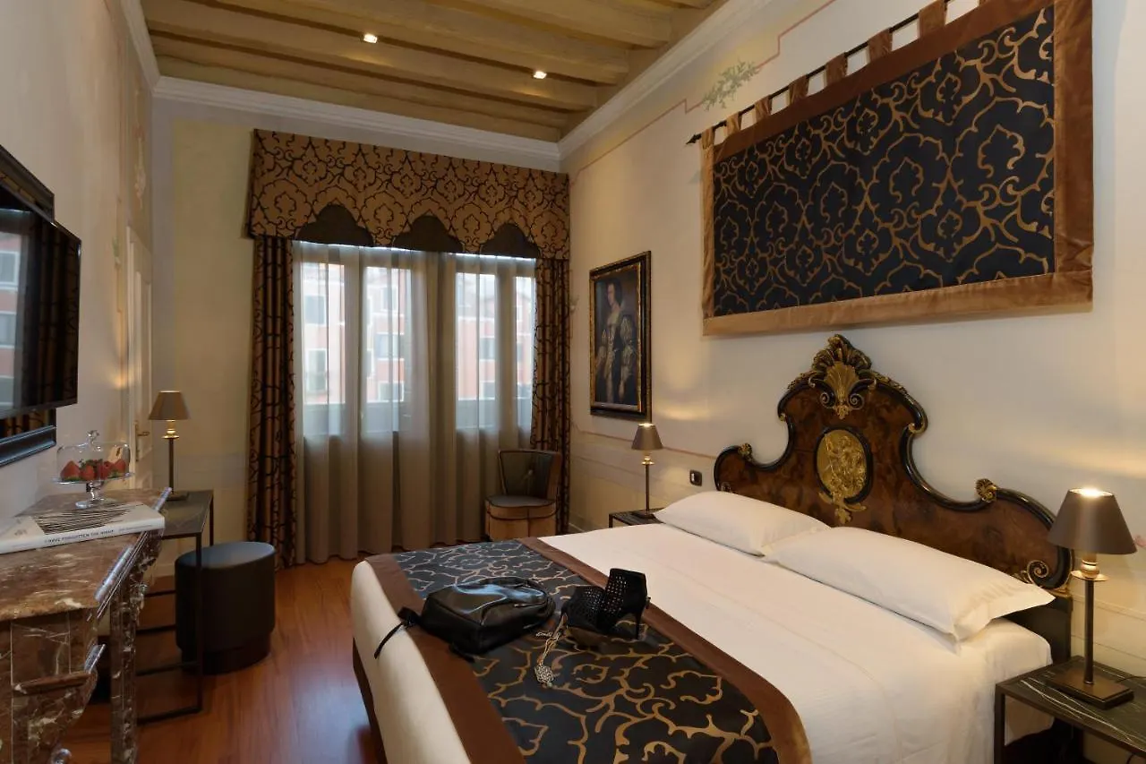 Unahotels Ala Venezia-Adults 16 Hotell