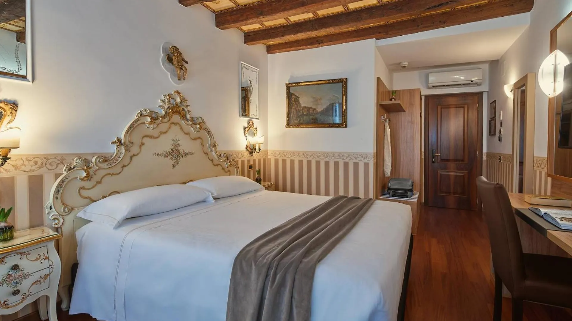 Unahotels Ala Venezia-Adults 16 3*, Venedig